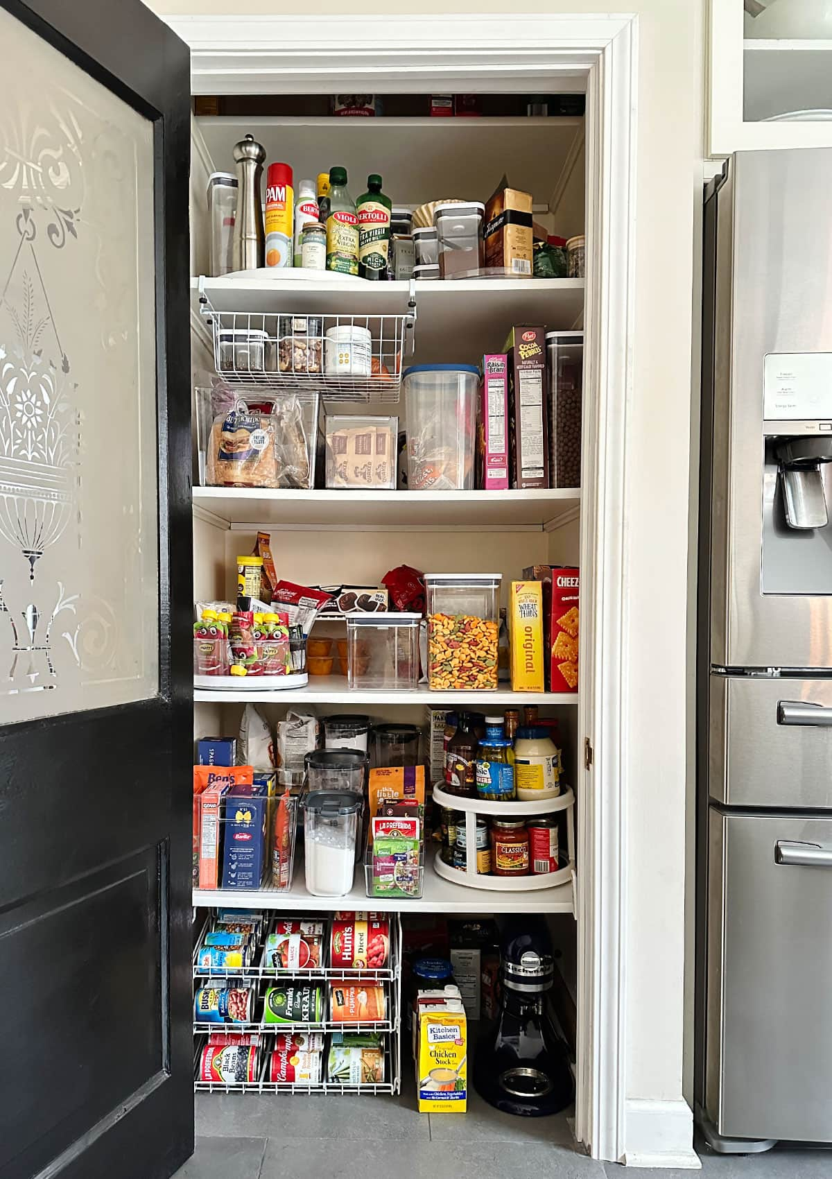 Before and After: Kitchen Pantry Organization